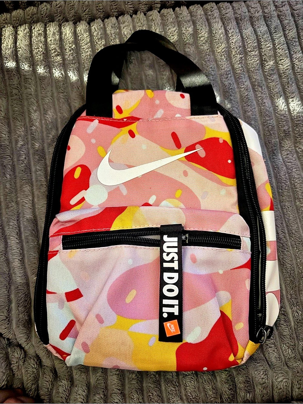 Nike  Zip Pull Insulated Lunch Bag, Pink & Red